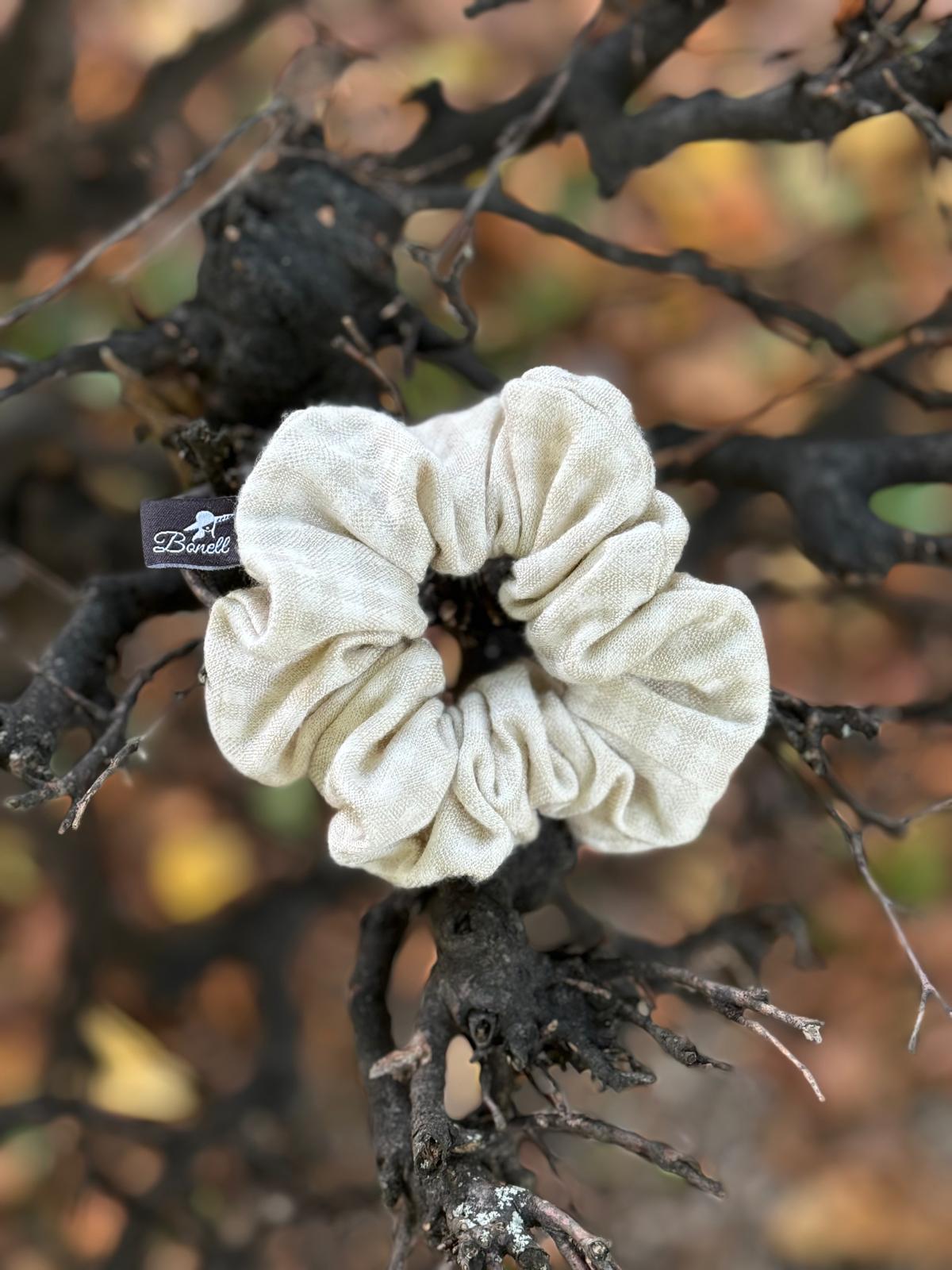 Scrunchie aus Baumwolle – Handgemacht in Naturbeige